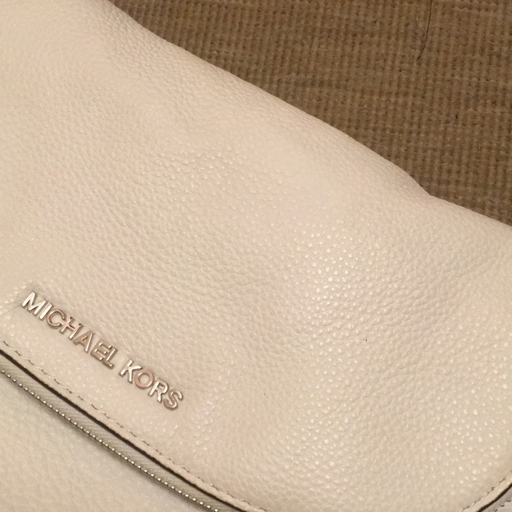 Michaele Kors leather white shoulder bag - Picture 3 of 8